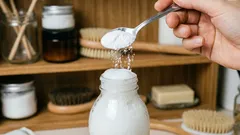 Ich füge dem Shampoo Backpulver hinzu: Das Haar hat mehr Volumen an den Haarwurzeln, muss seltener gewaschen werden und seine Qualität verbessert sich. Was kann uns das bringen?