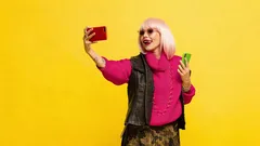 Frauen über 50 sollten sich bewusst sein: 9 Dinge, die man auf keinen Fall tragen sollte