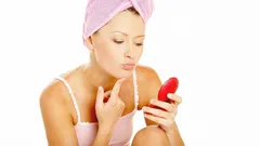 10 schnelle Styling-Tricks, damit dein Gesicht sofort leichter wirkt